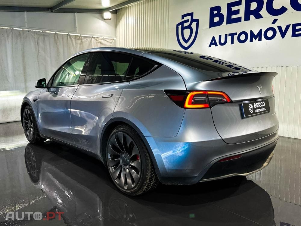 Tesla Model Y Performance Dual Motor AWD