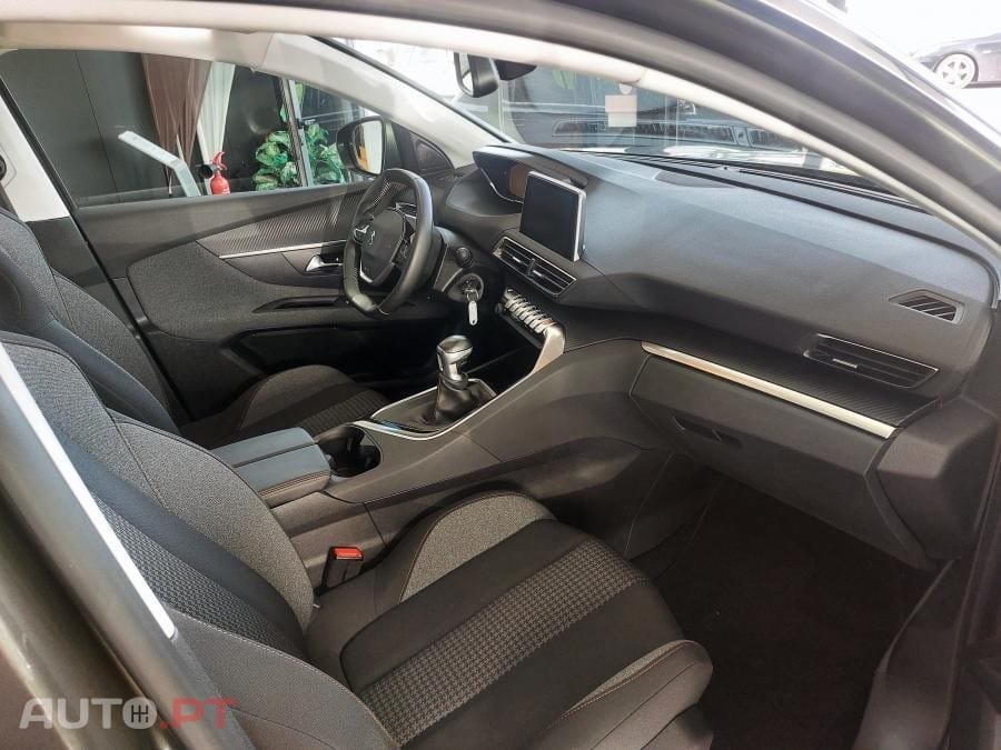 Peugeot 3008 1.5 BlueHDi Active