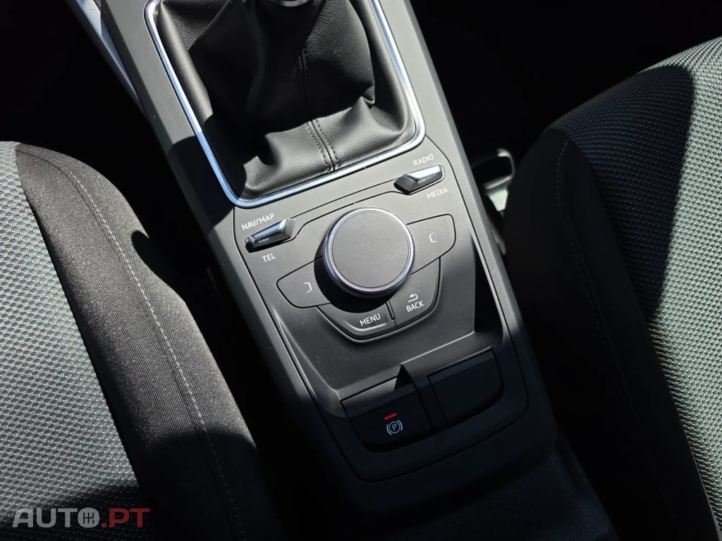 Audi Q2 1.6 TDI Design — fotografia 19