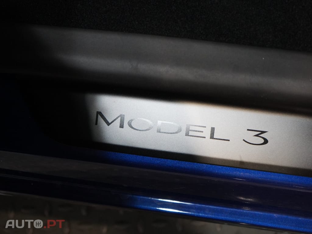Tesla Model 3 Tração Traseira