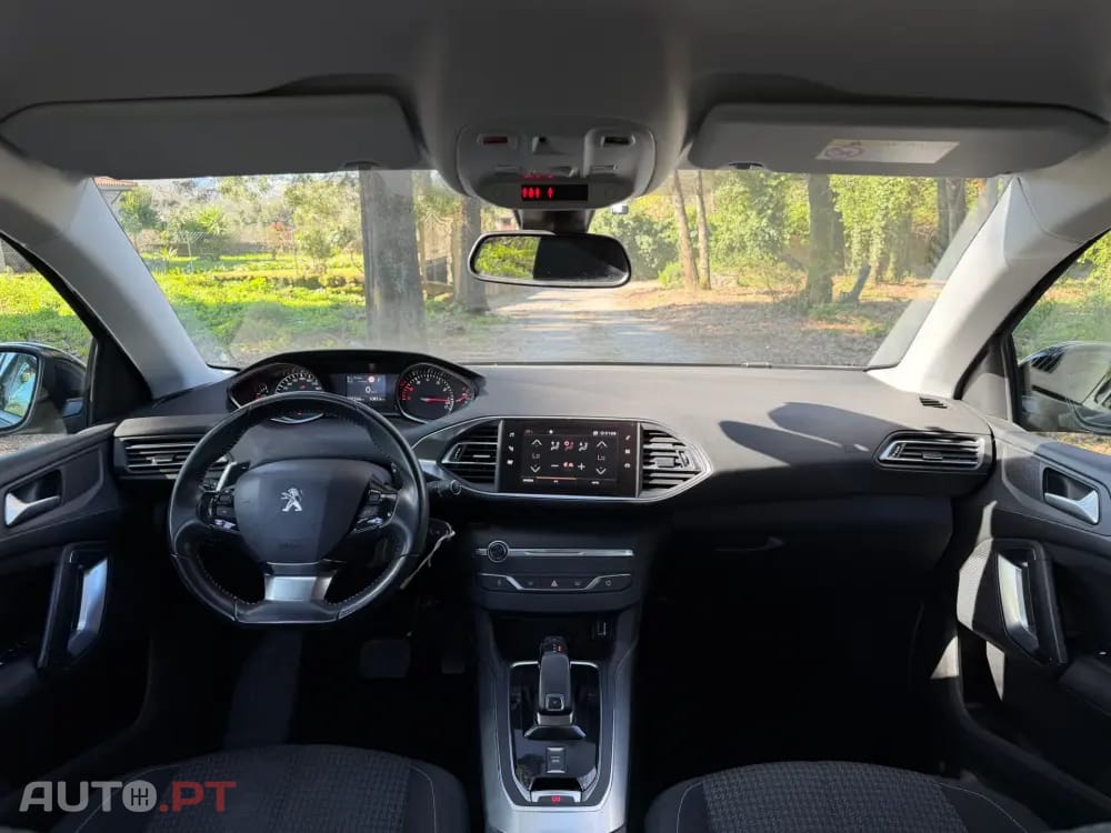 Peugeot 308 1.2 PureTech Allure EAT8