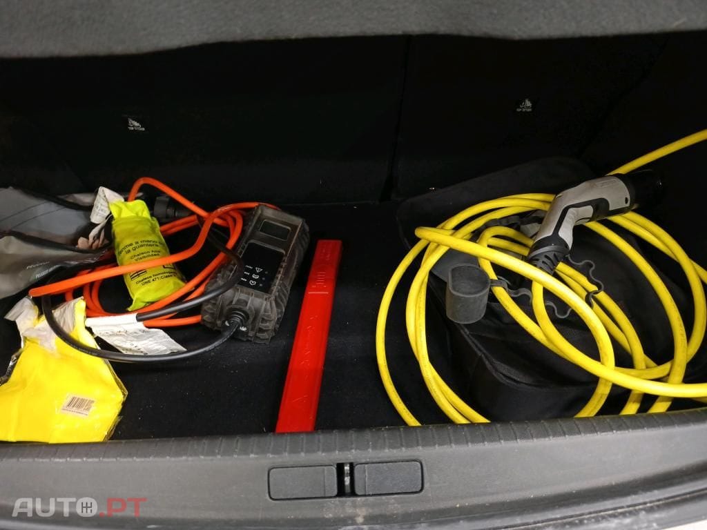 Peugeot E-208 50 kWh Allure