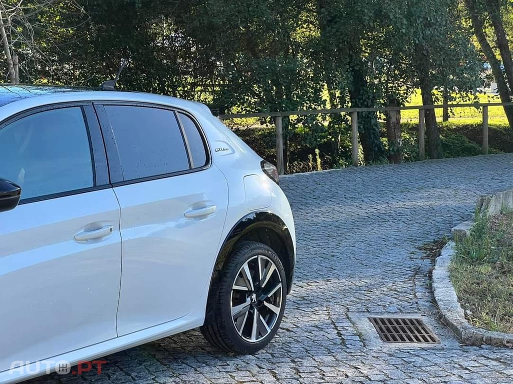 Peugeot 208 1.2 PureTech GT Line