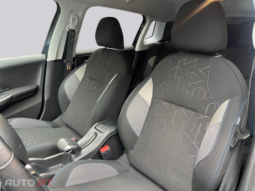 Peugeot 2008 1.2 e-VTi Style