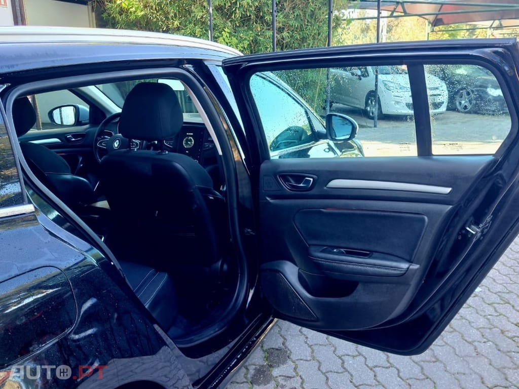 Renault Mégane Sport Tourer 1.5 Blue dCi Intens EDC