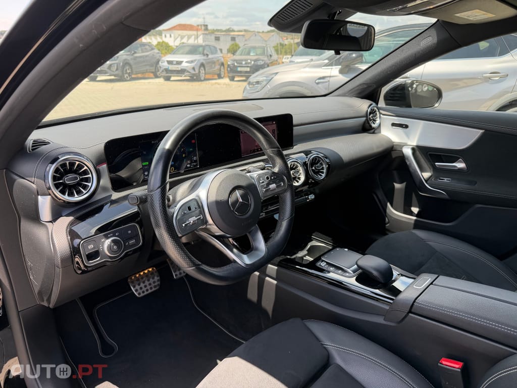 Mercedes-Benz A 250 e 8G-DCT AMG Line