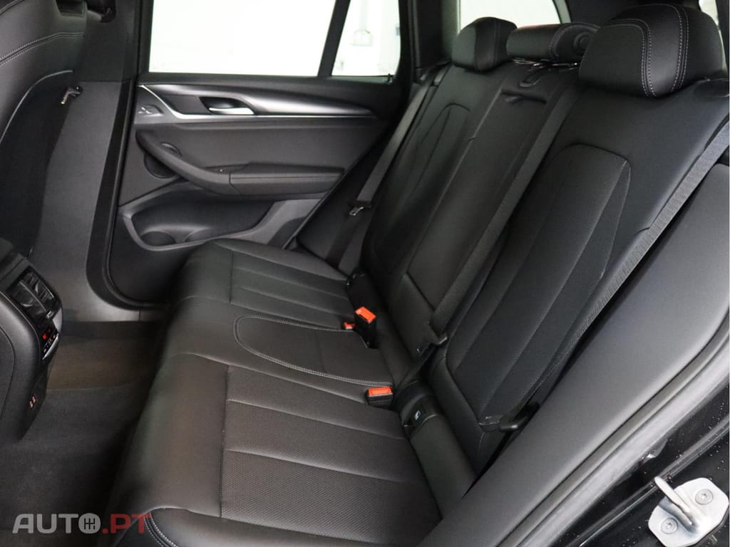 BMW X3 xDrive20i Auto