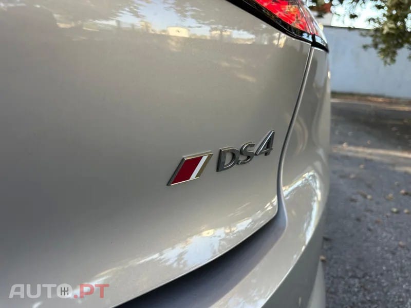 DS DS4 E-Tense Performance Line EAT8