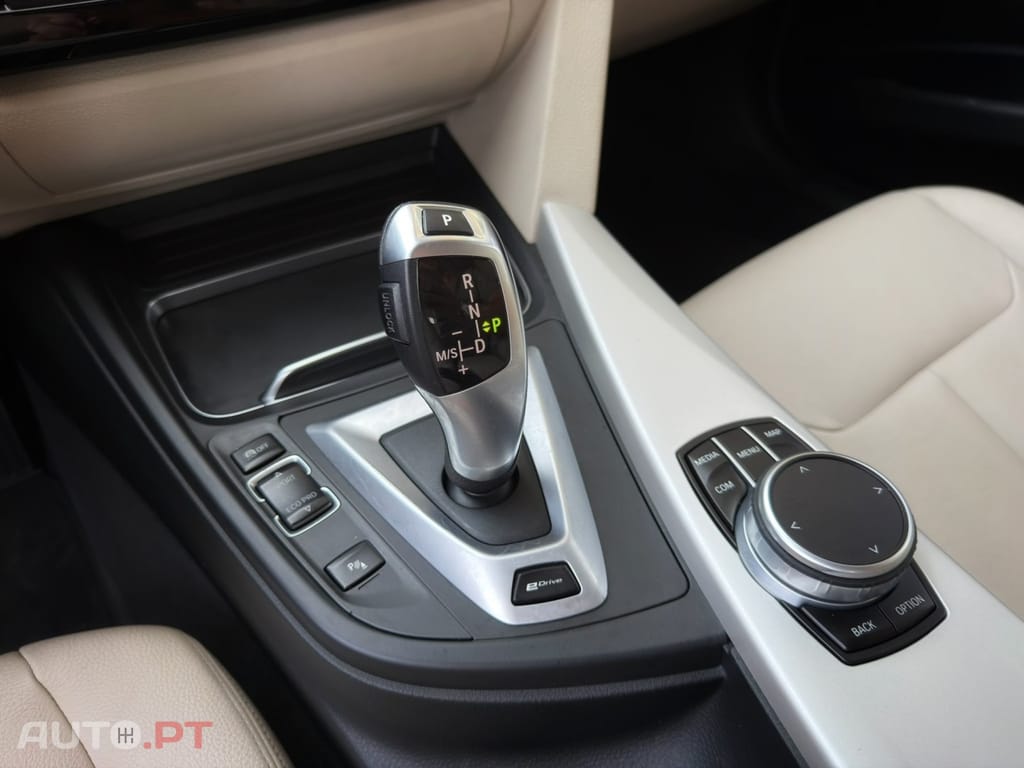 BMW 330 e iPerformance Advantage