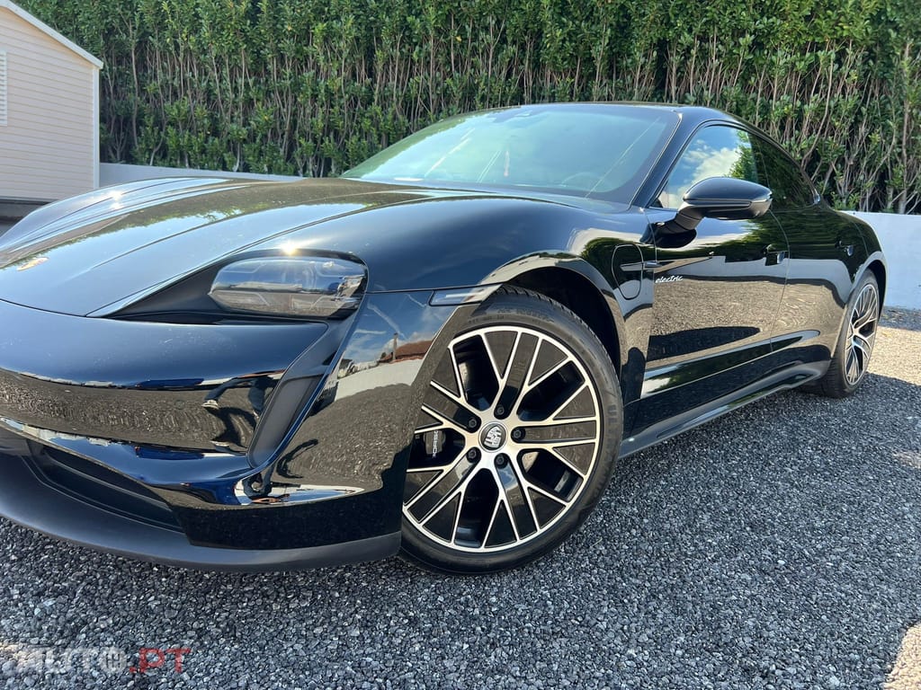 Porsche Taycan 4S