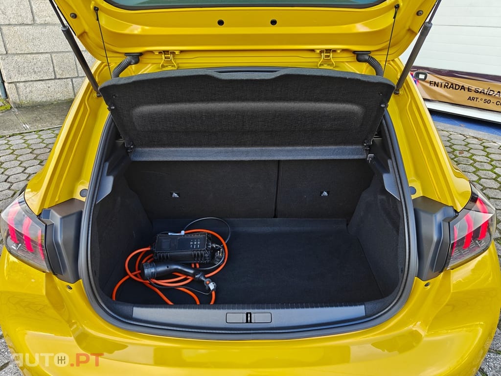 Peugeot E-208 50 kWh Allure Pack