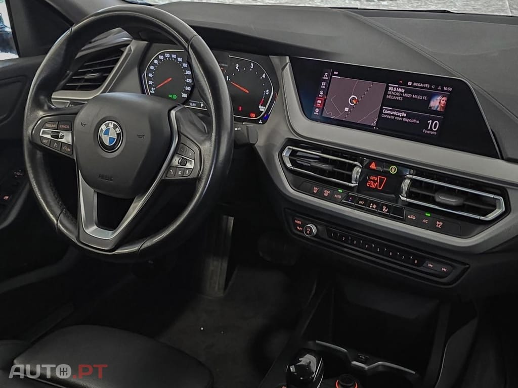 BMW 216 d Line Sport — fotografia 11