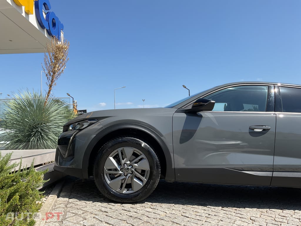 Peugeot 408 1.2 PureTech Allure EAT8