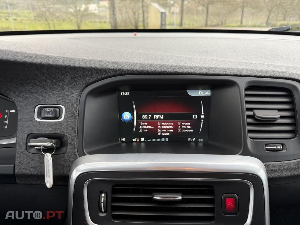 Volvo V60 D6 Plug-In-Hybrid AWD Geartronic Pure Limited