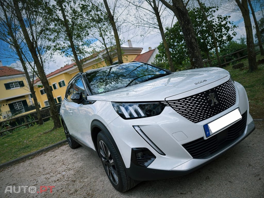 Peugeot E-2008 GT