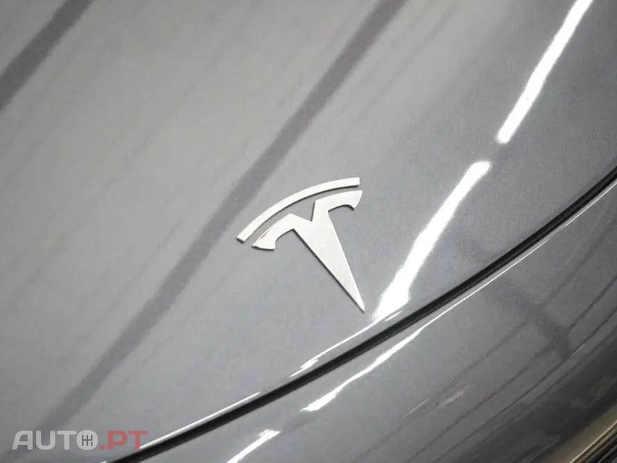 Tesla Model 3 Standard Range Plus RWD