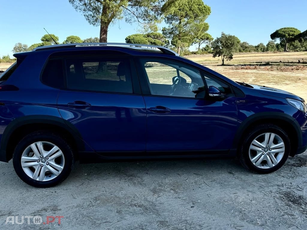 Peugeot 2008 1.2 PureTech Signature