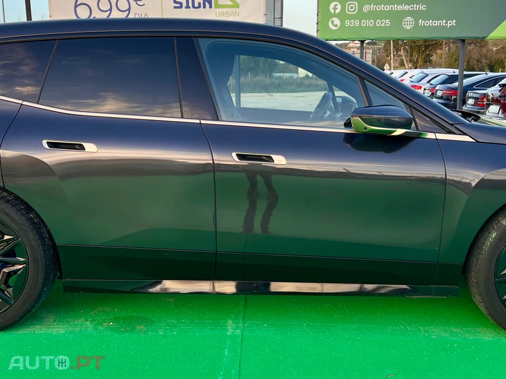 BMW iX XDrive 40