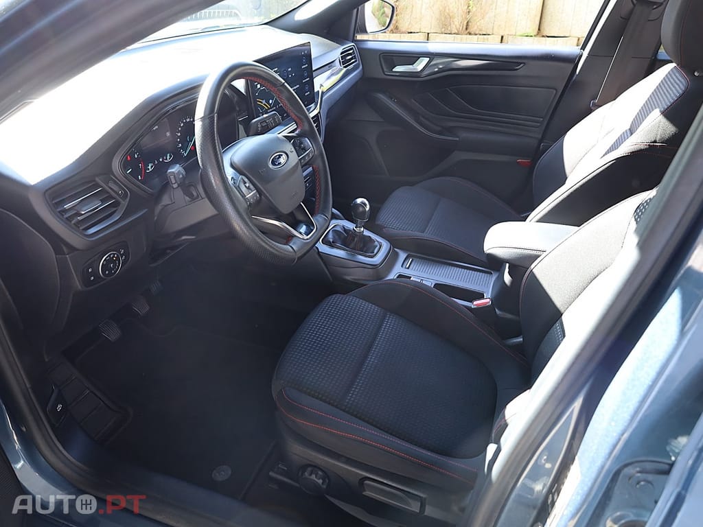 Ford Focus SW 1.0 EcoBoost MHEV ST-Line X