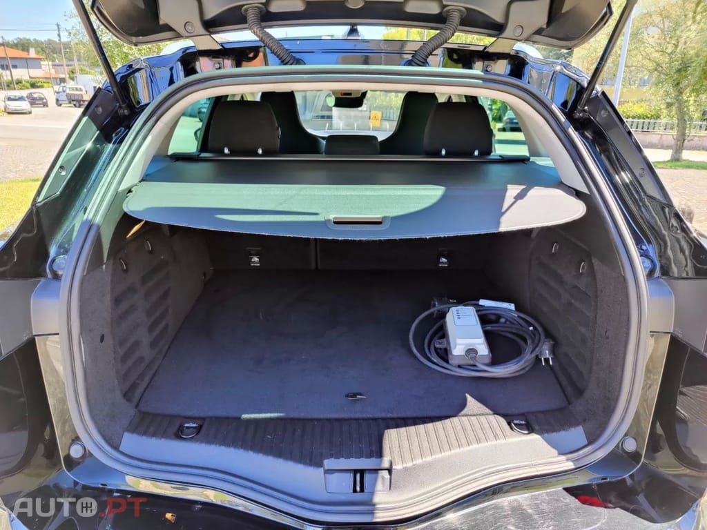 Renault Mégane Sport Tourer 1.6 E-Tech Plug-In Hybrid R.S. Line