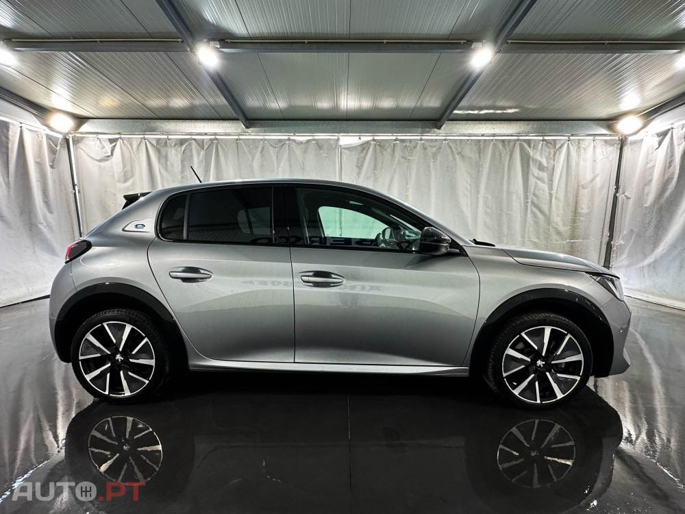 Peugeot E-208 50 kWh GT Pack