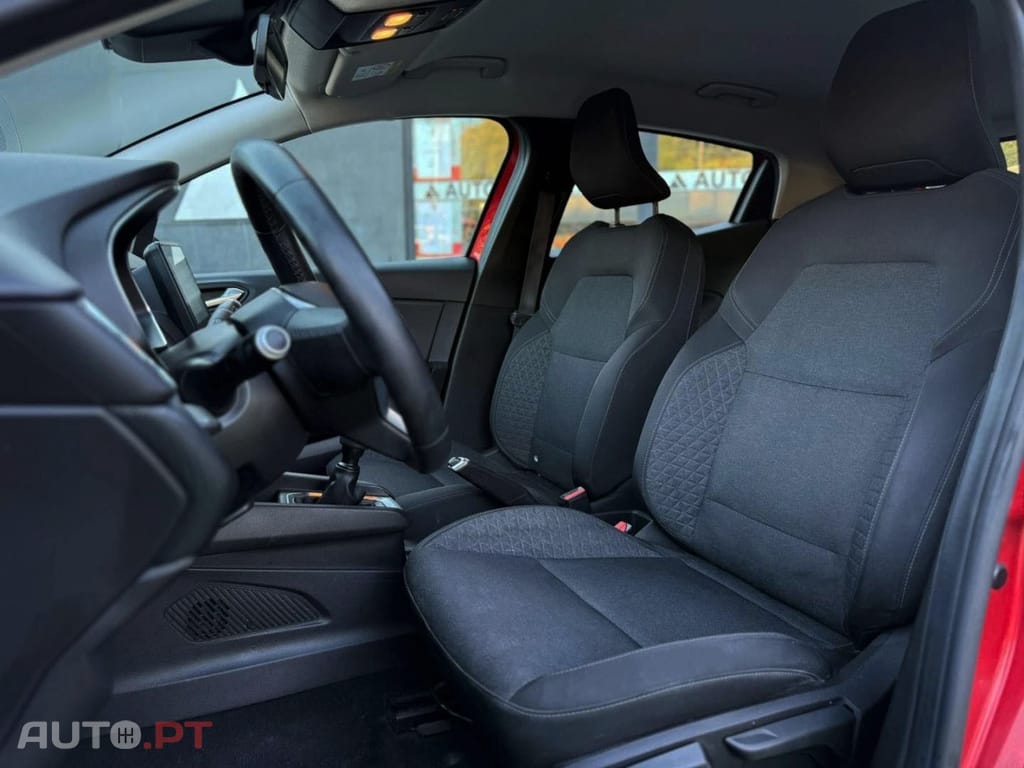 Renault Clio TCe 100 BUSINESS EDITION