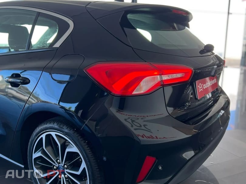 Ford Focus 1.0 EcoBoost S&S ST-LINE