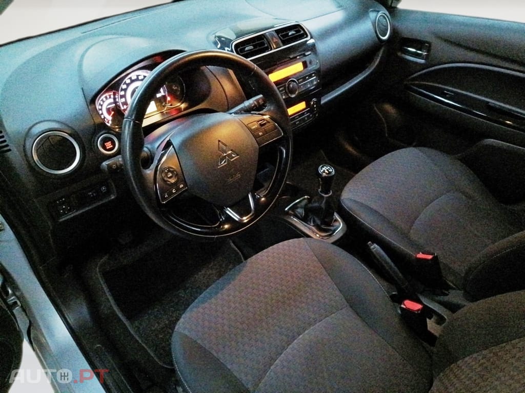 Mitsubishi Space Star 1.2 Intense Connect Edition
