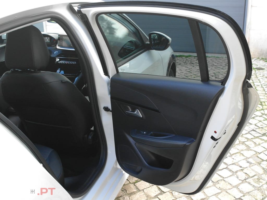 Peugeot E-208 50 kWh Active