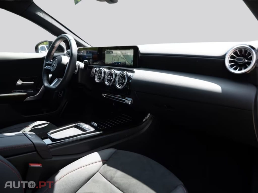 Mercedes-Benz A 250 I.V.A DEDUTIVEL e AMG