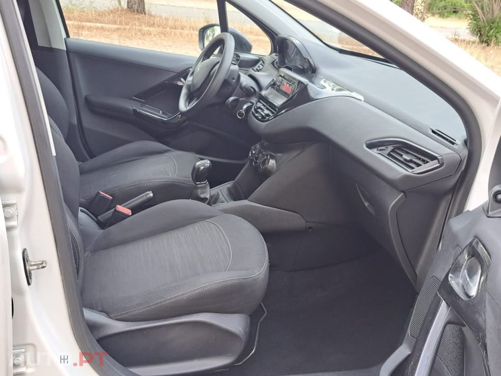 Peugeot 208 1.2