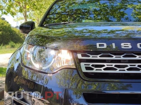 Land Rover Discovery Sport 2.0 eD4 HSE Luxury — fotografia 3