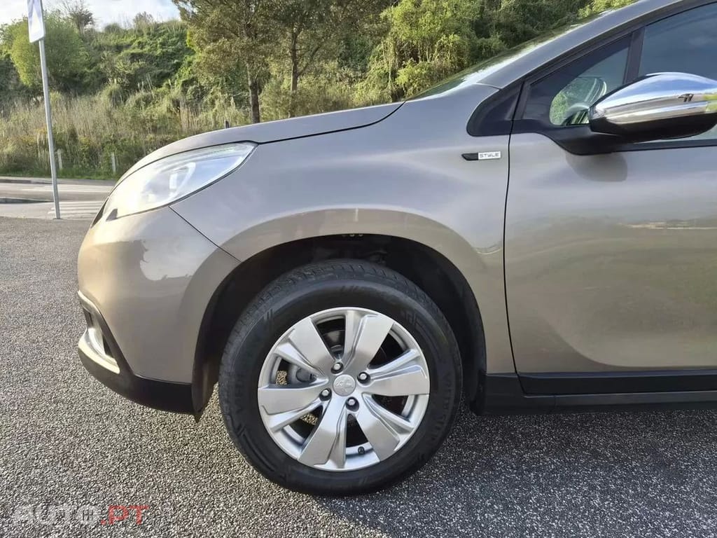 Peugeot 2008 1.2 PureTech Style