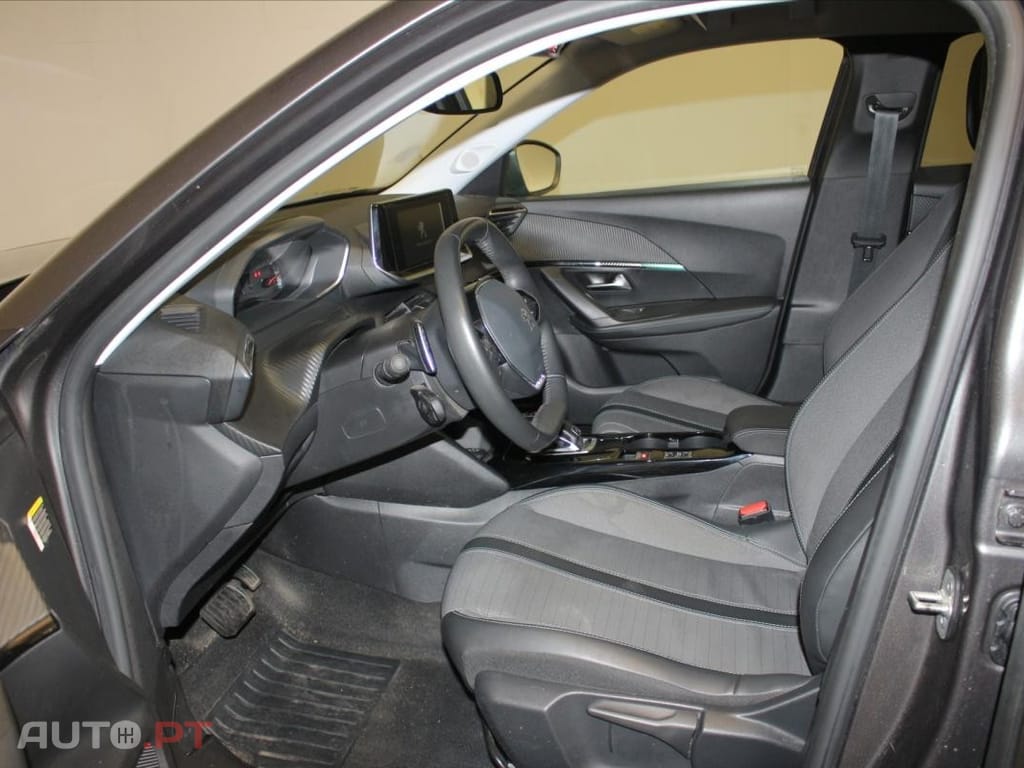 Peugeot 2008 1.5 BlueHDi Allure Pack EAT8
