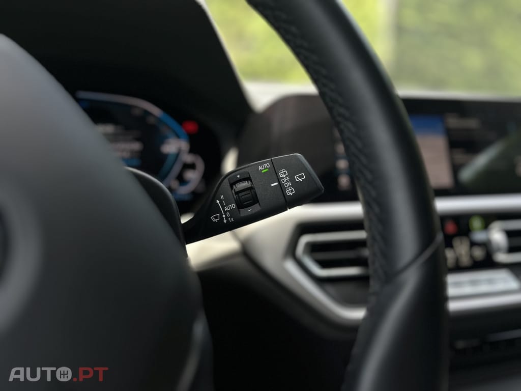 BMW 320 e Touring Line Luxury Auto