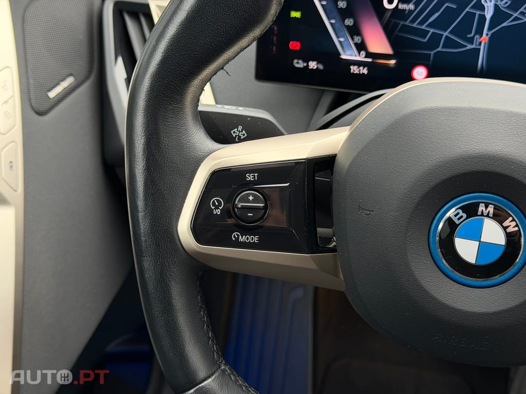 BMW iX xDrive 40 Pack Desportivo