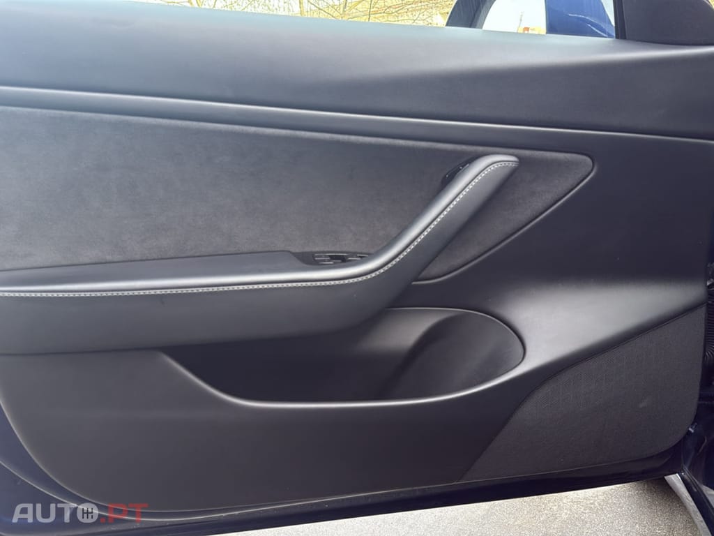 Tesla Model 3 Long-Range Dual Motor AWD