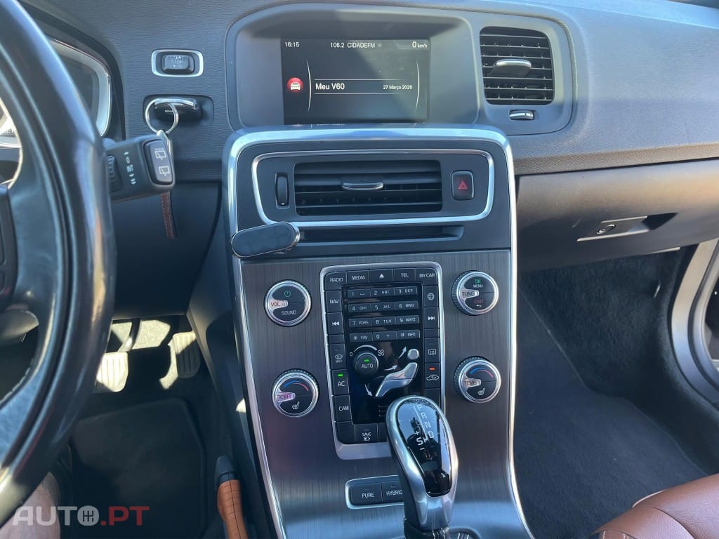 Volvo V60 D6 Twin Engine Geartronic RDesign