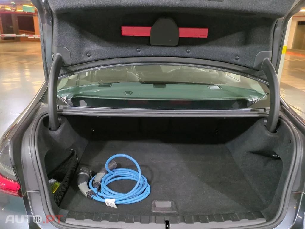 BMW 330 e Auto
