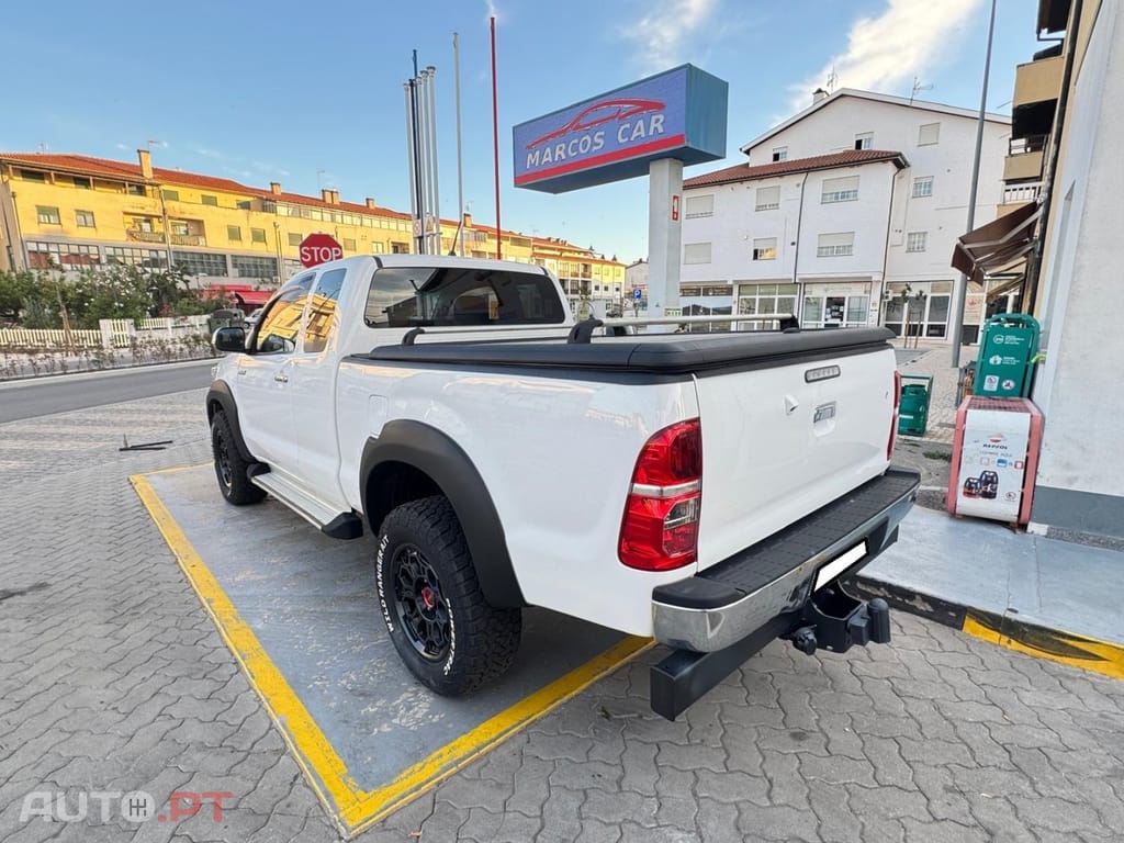 Toyota Hilux 2.5 D-4D 4WD CD AC — fotografia 6