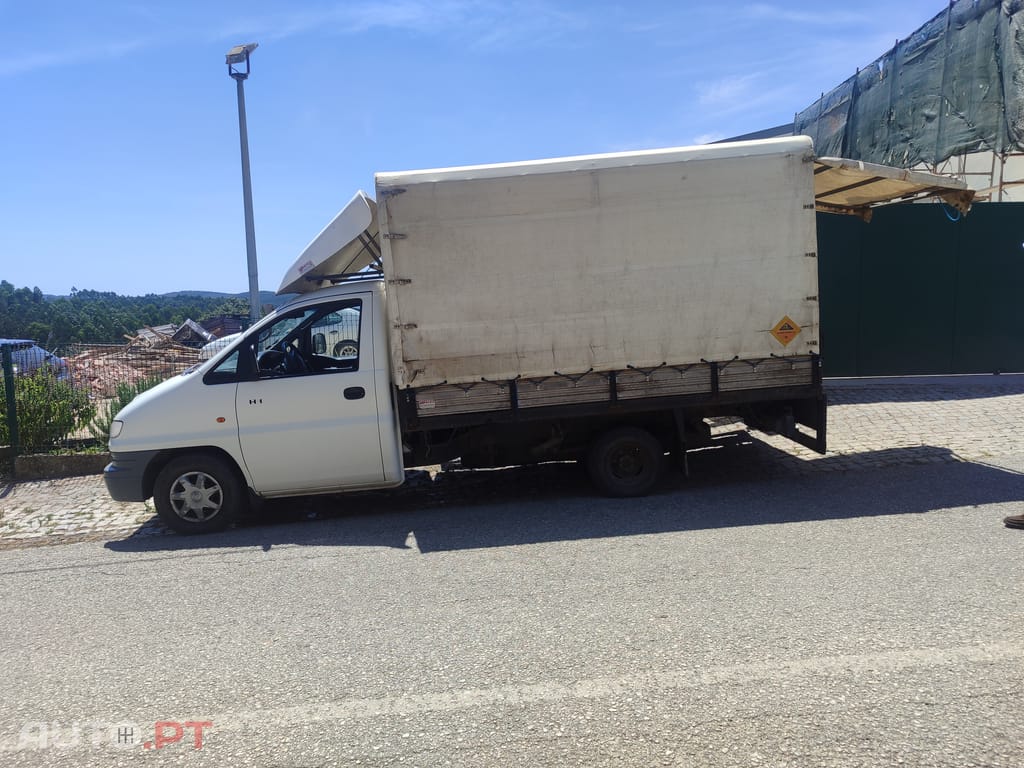 Hyundai H-1 Comercial