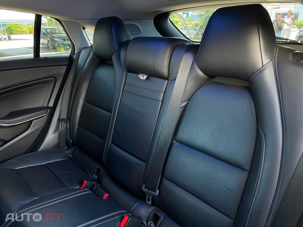 Mercedes-Benz CLA 180 d Shooting Brake