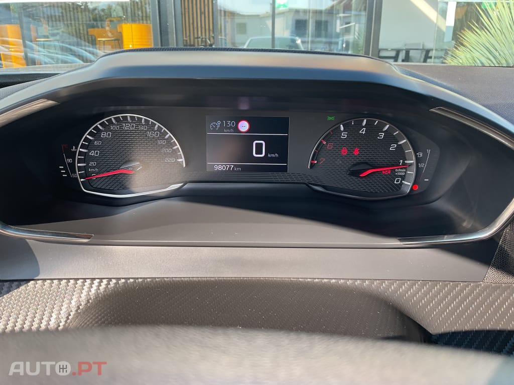 Peugeot 2008 1.2 PureTech Active Pack