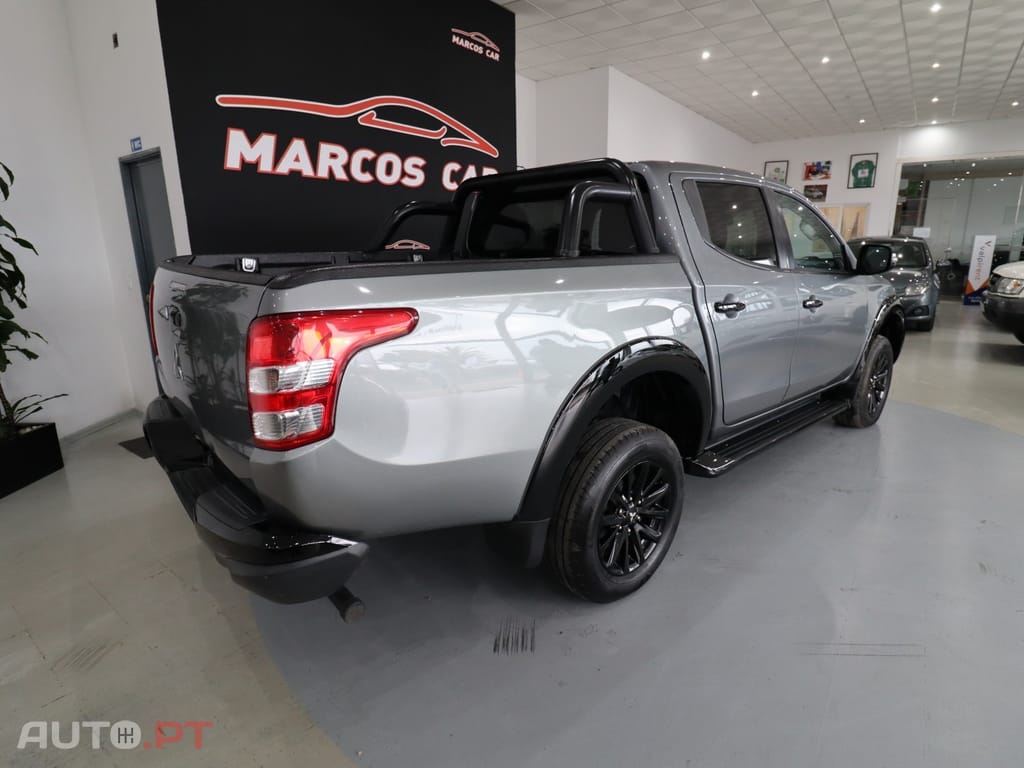 Mitsubishi L200 2.4 DI-D CD Invite Strakar Look 4WD