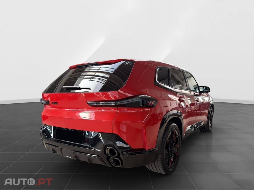 BMW XM Label Red