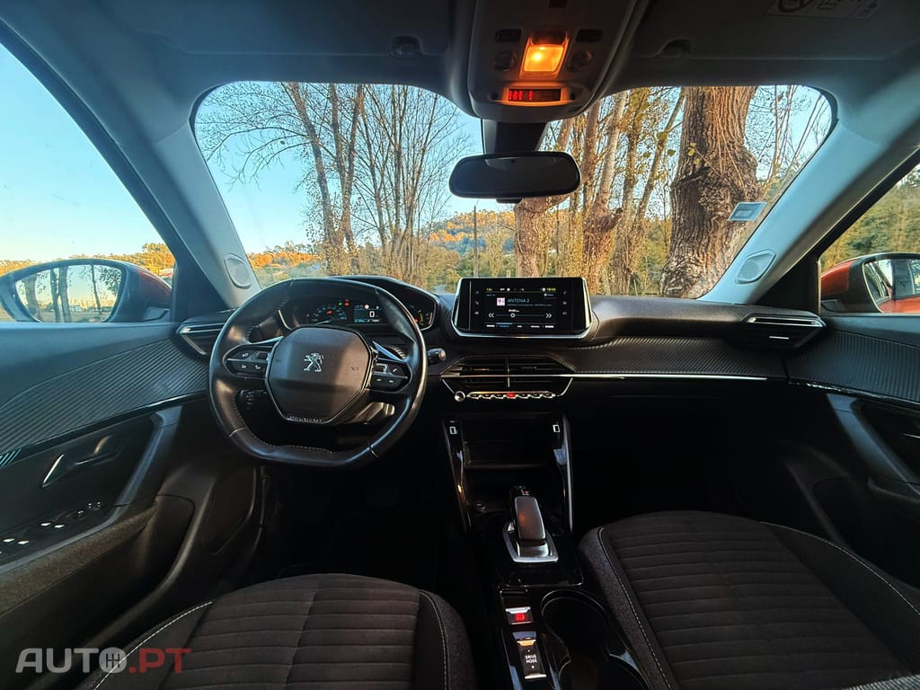 Peugeot E-2008 Style