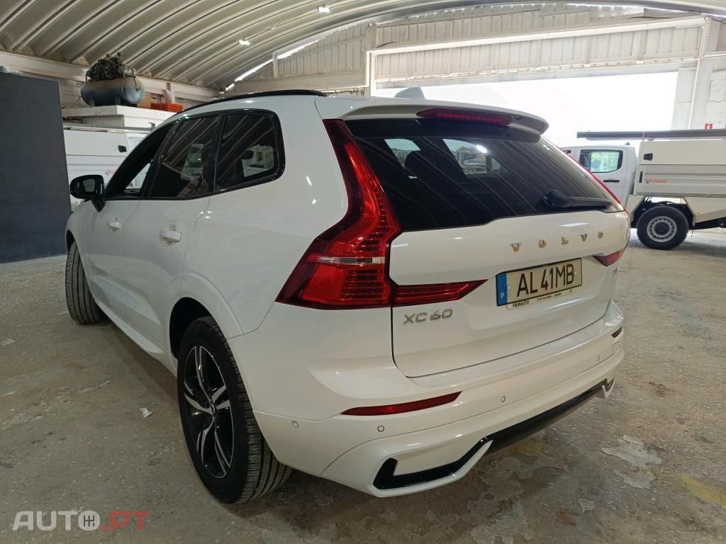 Volvo XC60 2.0 B4 R-Design