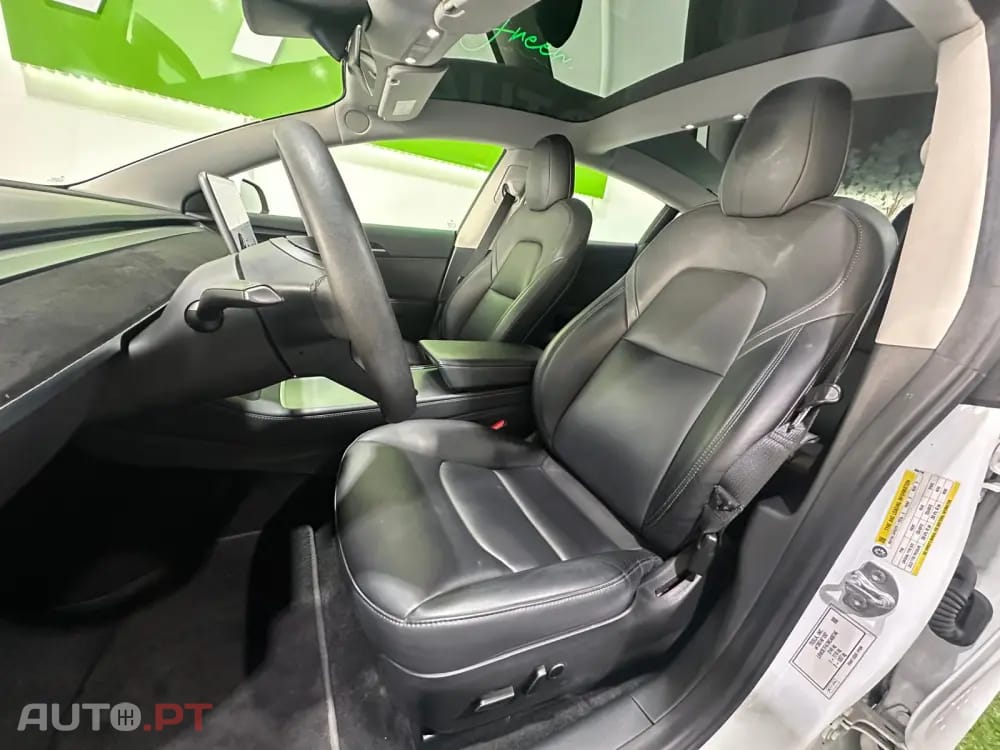 Tesla Model 3 Standard Range Plus RWD