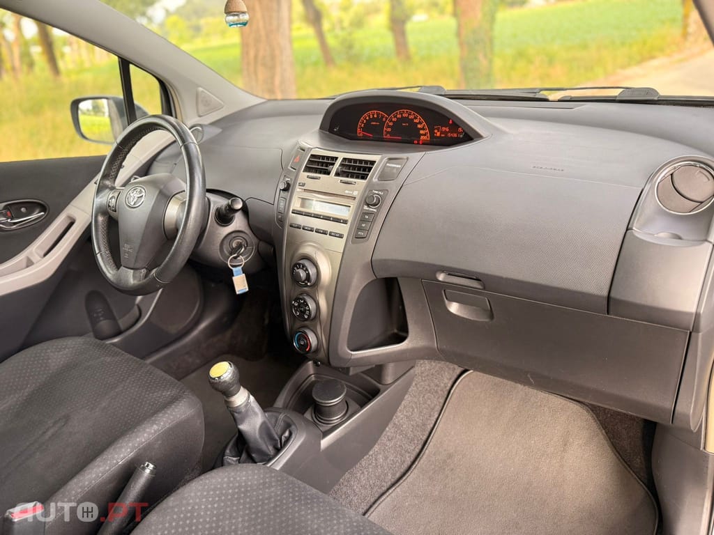 Toyota Yaris 1.0 VVT-i Sport+VSC