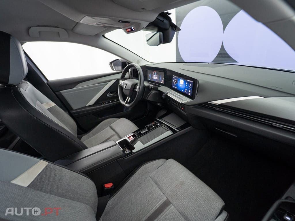 Opel Astra 1.6 T PHEV Elegance
